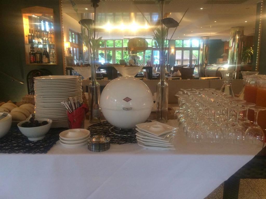 Sopherl Am See - Fruehstueck Auf Der Seeterrasse, Sehr Ruhig Und Wunderschoen Am See, 3 Minuten Nach Oberpfaffenhofen, Viele Radtouren, Restaurants & Cafes In Der Umgebung Веслинг Экстерьер фото